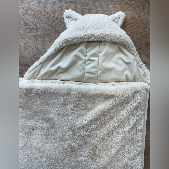 PB Teen Faux Fur Sleeping Bag w/ Attached Pillow Cream Sherpa 62x28 + 13” - Picture 8 of 14